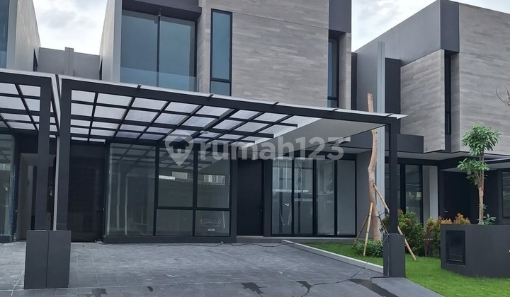 Rumah Pelican Hill Northwest Lake Park Citraland Surabaya Barat