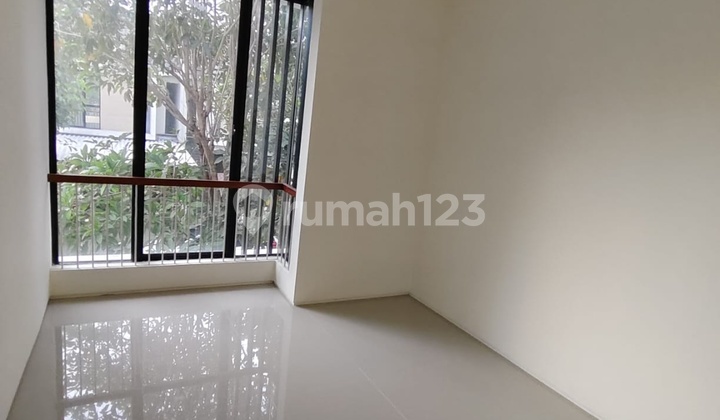 Rumah Northwest Lake Park Central Hill Citraland Surabaya Barat 2