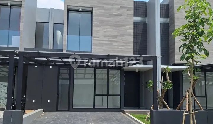 Rumah Pelican Hill Northwest Lake Park Citraland Surabaya Barat 1