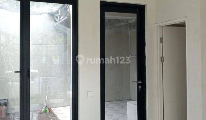 Rumah Semi Furnished Northwest Lake Park Citraland Surabaya Barat 2