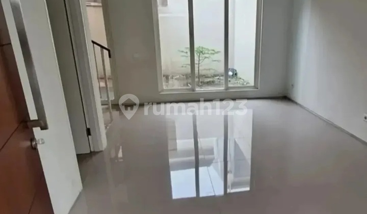 Rumah Northwest Park Lake Central Hill Citraland Surabaya Barat 2