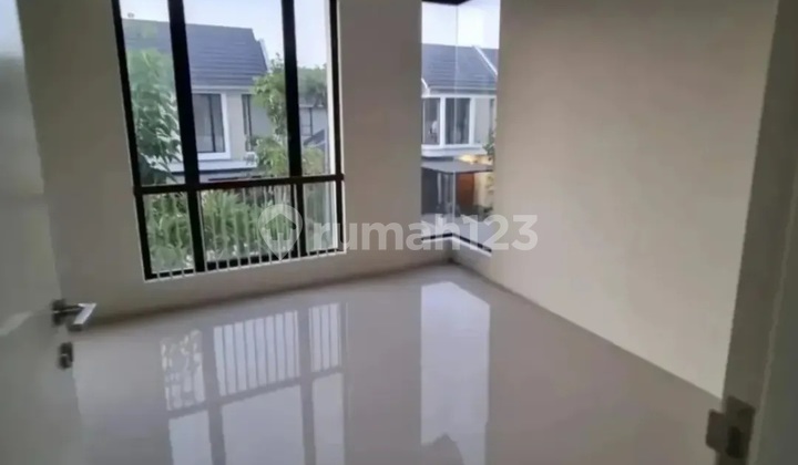 Northwest Hill Lake Park Central Citraland West Surabaya House 2