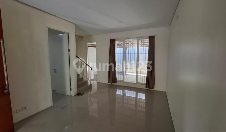 Rumah Northwest Park Lake Central Hill Citraland Surabaya Barat 2