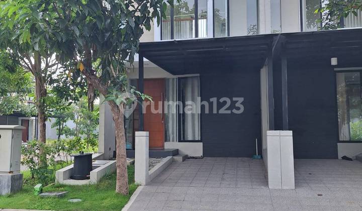 Semi-Furnished House Northwest Hill Lake Park Citraland Surabaya Semi-Furnished House Northwest Hill Lake Park Citraland Surabaya