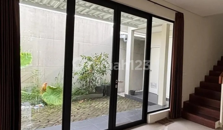 Northwest Hill Lake Park Central Citraland West Surabaya House 2