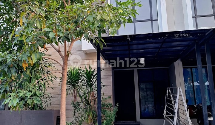 Northwest Park Lake Central Hill Citraland West Surabaya House Northwest Park Lake Central Hill Citraland West Surabaya House