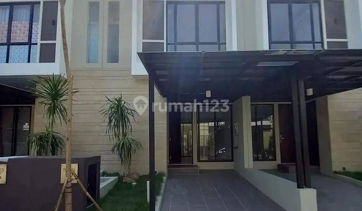 Rumah Semi Furnished Northwest Park Lake Citraland Surabaya Barat 1