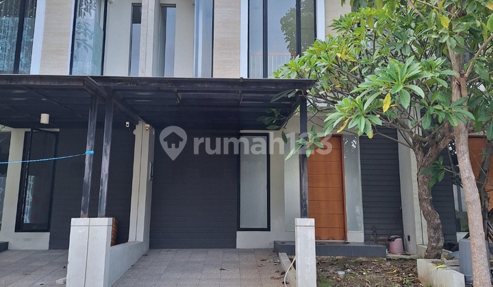 Rumah Northwest Hill Lake Park Central Citraland Surabaya Barat