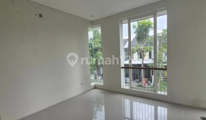 Northwest Park Lake Central Hill Citraland West Surabaya House