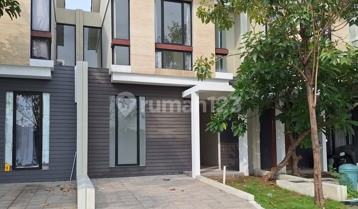 Rumah Northwest Lake Park Central Hill Citraland Surabaya Barat Rumah Northwest Lake Park Central Hill Citraland Surabaya Barat