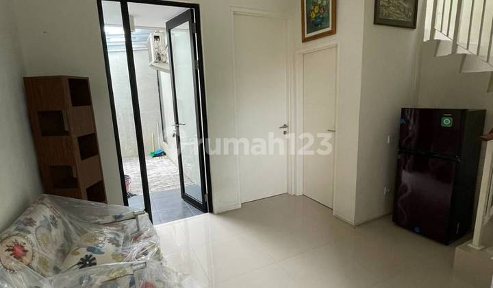 Rumah Semi Furnished Northwest Hill Lake Park Citraland Surabaya 2