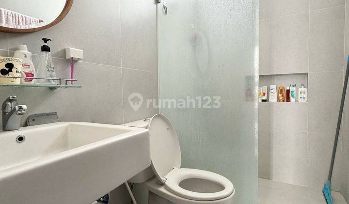 kamar mandi rumah pelican hill northwest lake