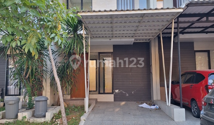 Northwest Lake Park Central Hill Citraland West Surabaya House