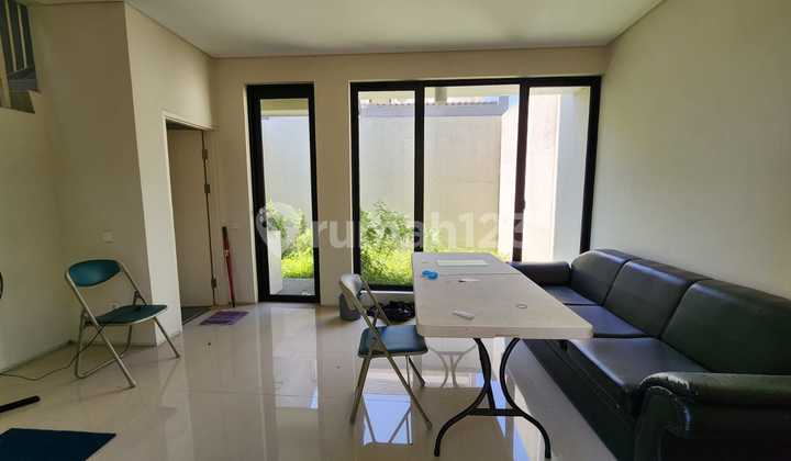 Northwest Hill Lake Park Central Citraland West Surabaya House 2