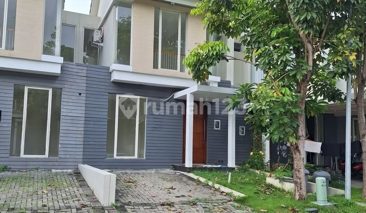 Rumah Northwest Park Lake Central Hill Citraland Surabaya Barat