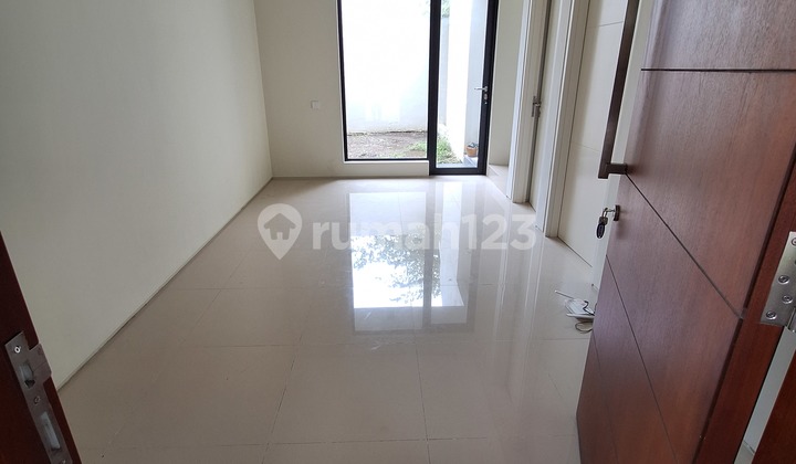 Rumah Northwest Hill Lake Park Central Citraland Surabaya Barat 2