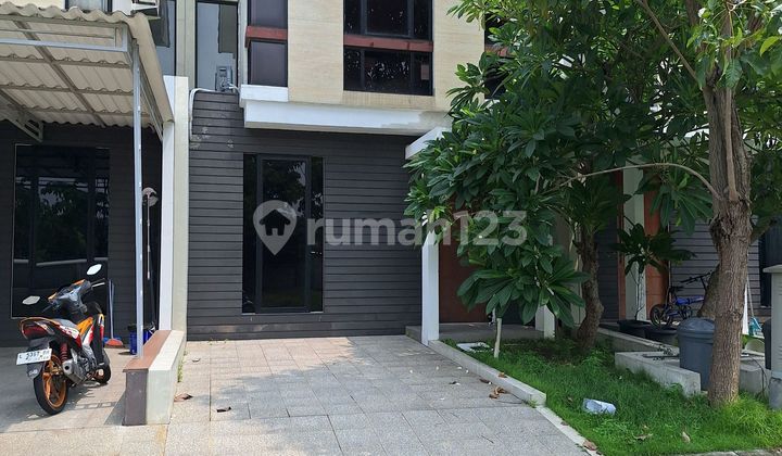 Rumah Northwest Lake Park Central Hill Citraland Surabaya Barat