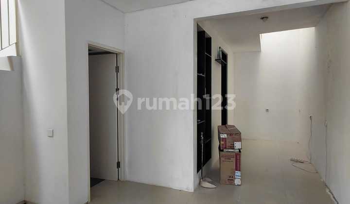 Northwest Lake Park Central Hill Citraland House, West Surabaya 2