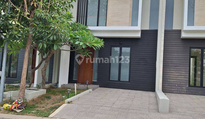 Rumah Northwest Lake Park Central Hill Citraland Surabaya Barat 1