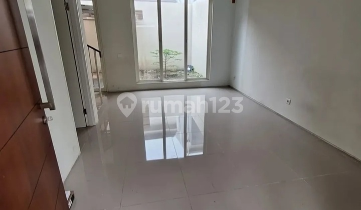 Rumah Northwest Park Lake Central Hill Citraland Surabaya Barat 2