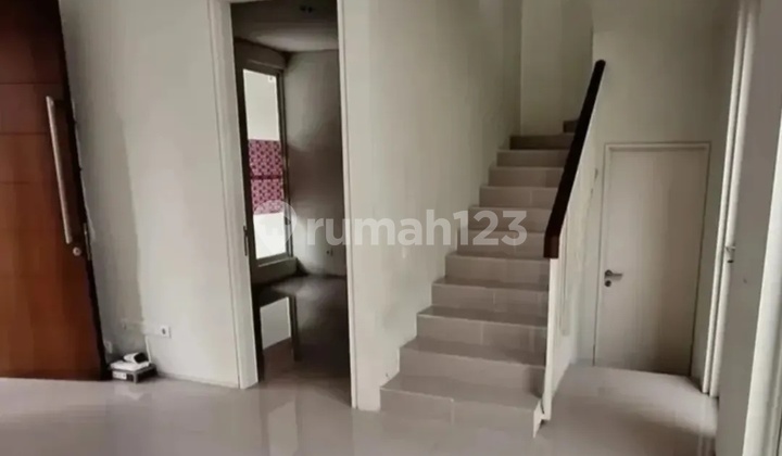 Rumah Northwest Park Lake Central Hill Citraland Surabaya Barat 2