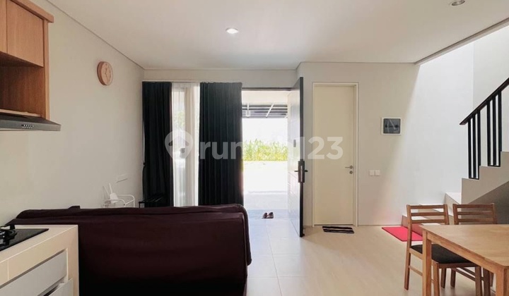 Fully Furnished House Northwest Park Lake Citraland West Surabaya 2