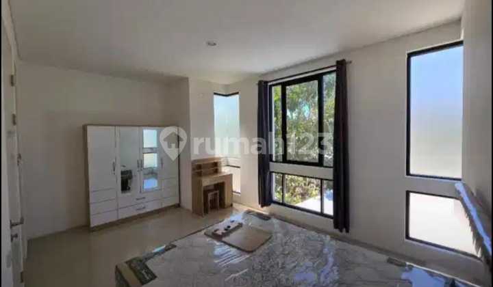 Rumah Full Furnished Northwest Lake Park Citraland Surabaya Barat 2