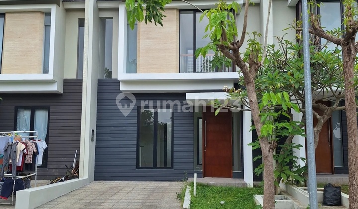 Rumah Northwest Lake Park Central Hill Citraland Surabaya Barat
