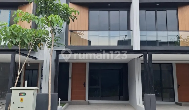 Fully Furnished House Northwest Central Lake Park Citraland Surabaya Fully Furnished House Northwest Central Lake Park Citraland Surabaya