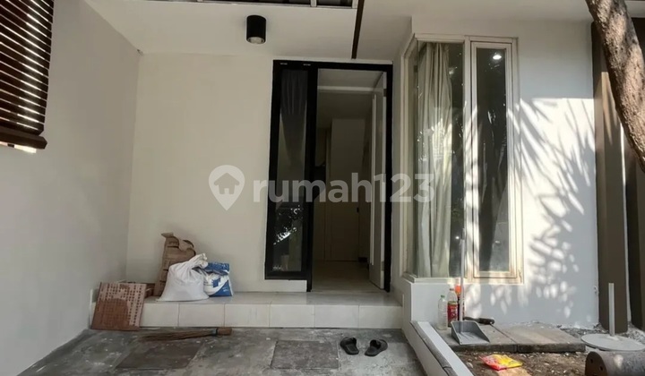 Palma Hill House Northwest Lake Park Citraland West Surabaya 2