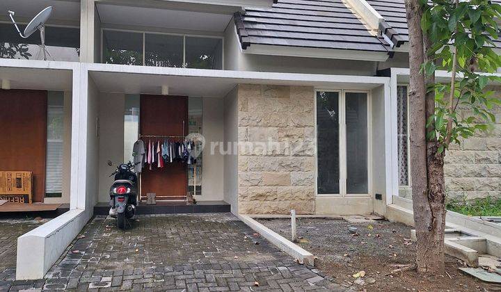 Rumah Northwest Park Lake Central Hill Citraland Surabaya Barat 1
