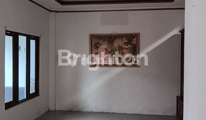 RUMAH CANTIK TERAWAT LOKASI STRATEGIS 2