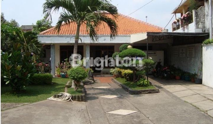 RUMAH LUAS DI KEBON JERUK JAKARTA BARAT RUMAH LUAS DI KEBON JERUK JAKARTA BARAT