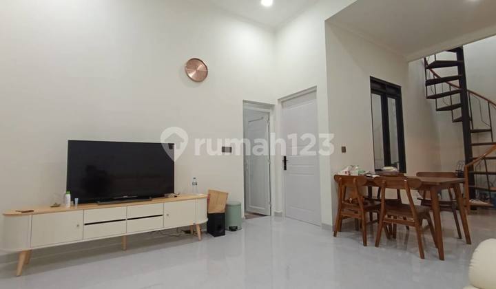 Rumah Minimalis Cantik di Cluster Batununggal Indah 2