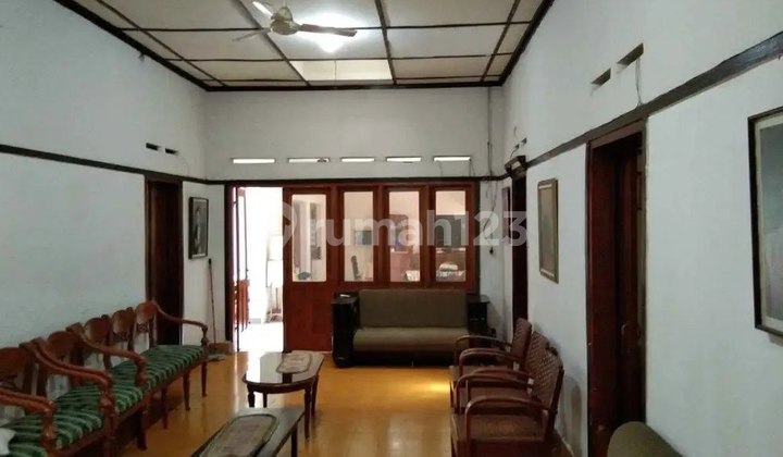 House in Burangrang Suitable for Cafe Business or Office Near Buah Batu 2