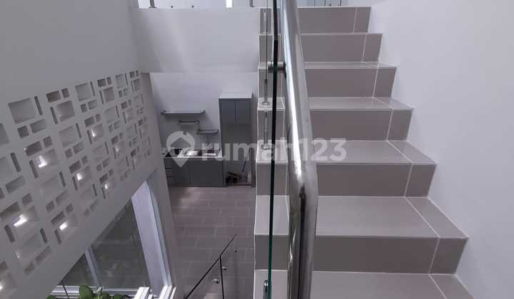 Ready-to-occupy house in Cigadung, near ITB Dago. 2