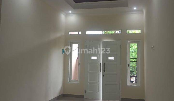 Rumah Dijual Cocok Untuk Keluarga, Lokasi Strategis di Taman Harapan Baru, Bekasi 2