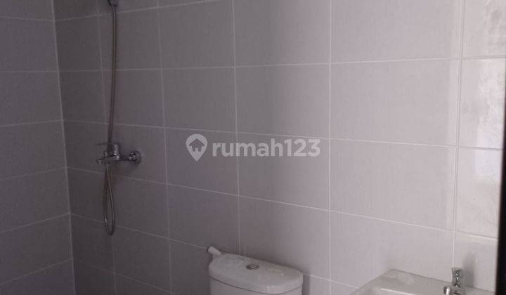 RUMAH SIAP HUNI MINIMALIS 2 LANTAI HADAP TIMUR 5