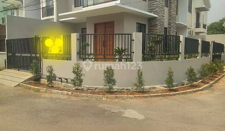  rumah  mewah  2 lantai  hook siap Huni lokasi Jakarta Barat 2