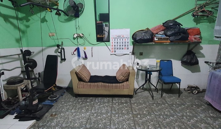 House in Sector 6 Strategic Location Near Tarakanita School Gading Serpong. House in Sector 6 Strategic Location Near Tarakanita School Gading Serpong.