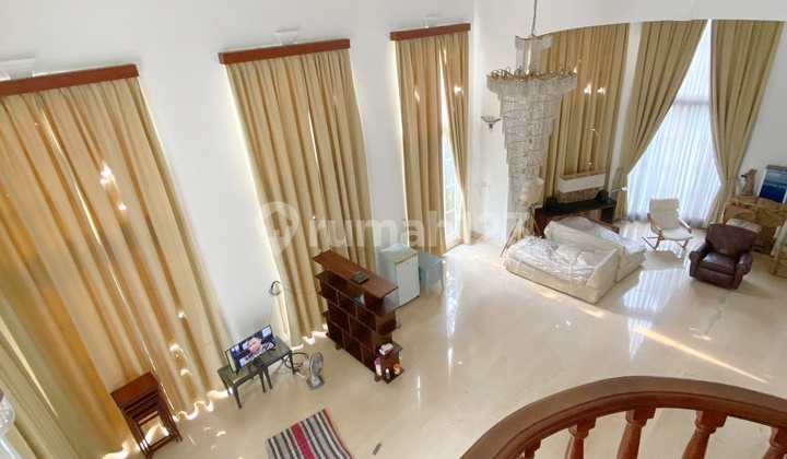 Well-Maintained Luxury House in a Strategic Location at Beverly Golf, Lippo Karawaci 2
