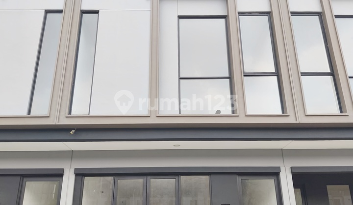 Ready-to-Occupy Ruko The Hive Boulevard Park Serpong in a Strategic Location