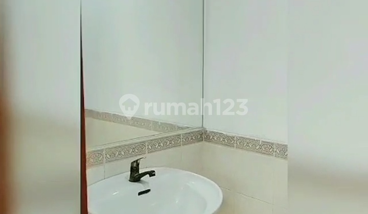 Disewakan Rumah Mewah Royal Serpong Village, 2 Lantai 5