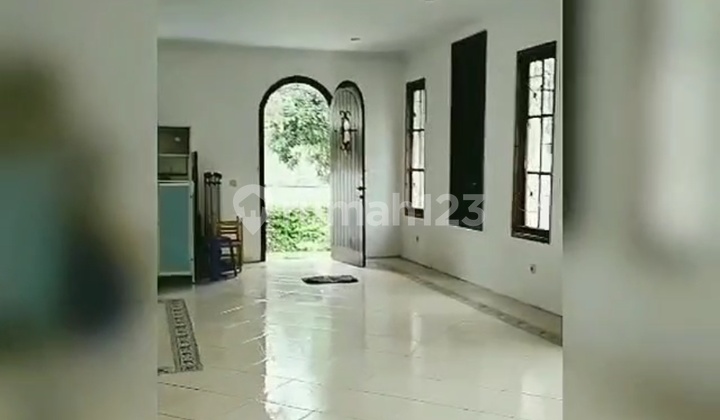 Disewakan Rumah Mewah Royal Serpong Village, 2 Lantai 7