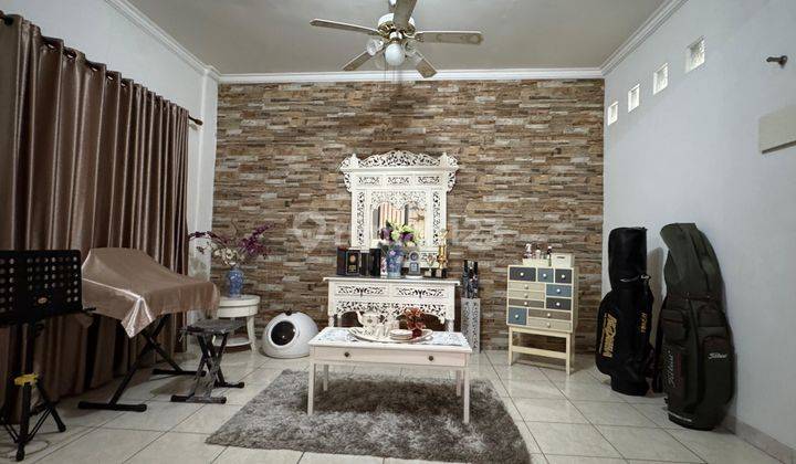 foto lainnya rumah bagus dengan rooftop di
