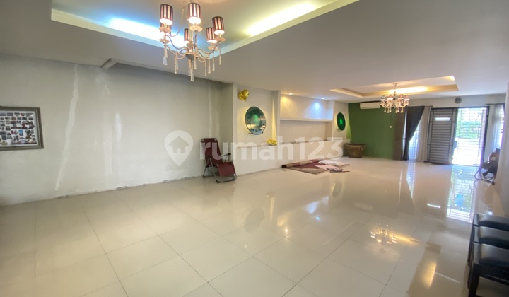 Di Jual Rumah Terletak di Komersial, Kebayoran Baru, Senopati