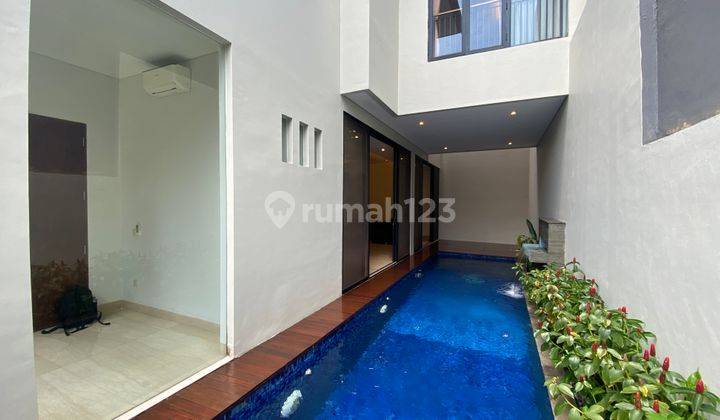 SEGERA MILIKI !! MODERN MINIMALIST HOUSE DI AMPERA DALAM TOWNHOUSE, JAKARTA SELATAN 2