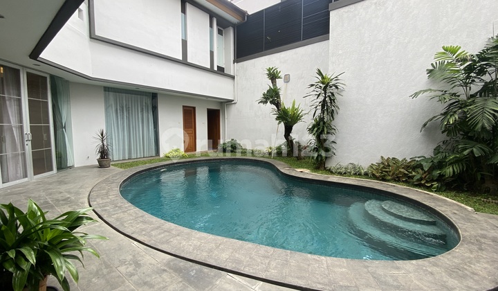 Di Jual Beautiful And Comfy House Finished Renovated At Kebayoran Baru Area