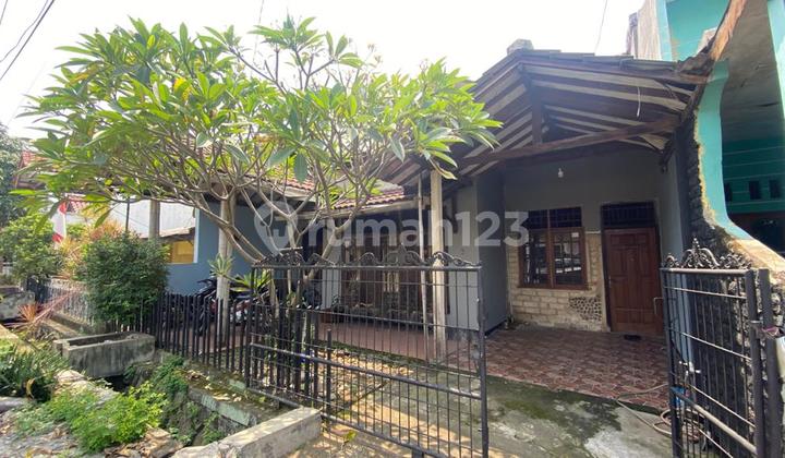 Di Jual Rumah Hitung Tanah Dalam Komplek Keuangan Ciledug