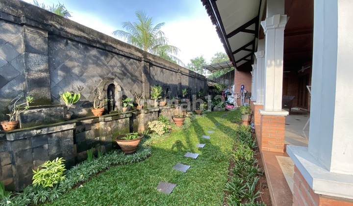 Price Reduced for a Charming Modern Javanese-Style House, 5 Minutes to Becakayu Toll Road 2